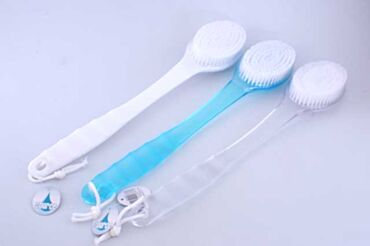 Finesse Bath Brush-Plastic Handle